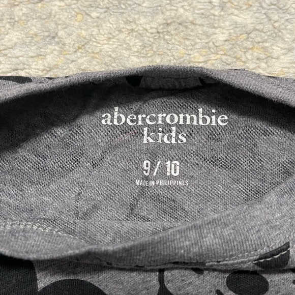 EUC Unisex Abercrombie Kids X Disney Mickey Mouse Long Sleeve Shirt Black/Grey - Picture 3 of 6